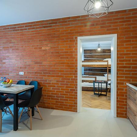 Modern Apartments In Centrum Βαντοβίτσε Εξωτερικό φωτογραφία